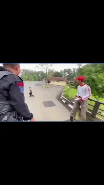 Bukan sekadar melompat dari kendaraan yang bergerak, “Jumping Truck” menjadi sal