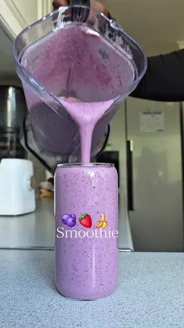 ✨️Delicous creammy and healthy blueberries strawberry  banana  smoothie🍌🫐🍓 Pe