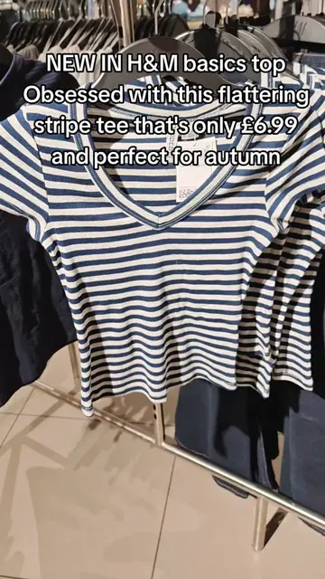 The new striped t shirt in H&M is actually so flattering too #hm #hmhaul #hmbasi