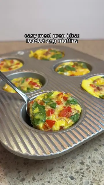 a bite-sized breakfast that makes mornings easier! these omelet muffins are load