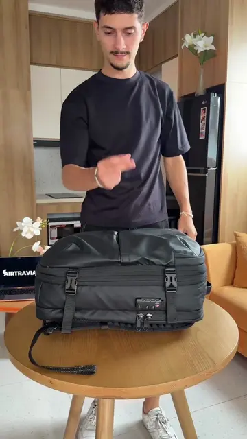 50% d’espace en plus dans votre bagage avec le sac de voyage à compression sous 