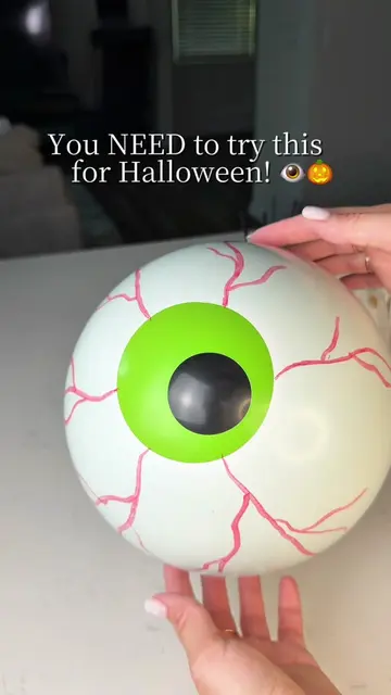 You NEED to try this for Halloween! 👁️🎃 Such a creepy and easy balloon idea fo