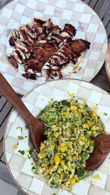 if you haven’t made my grilled chicken + mango corn salad yet .. this is your si