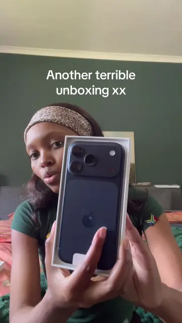 Idk why I keep unboxing stuff I’m so bad. Probs gonna delete lol #iphoneunboxing