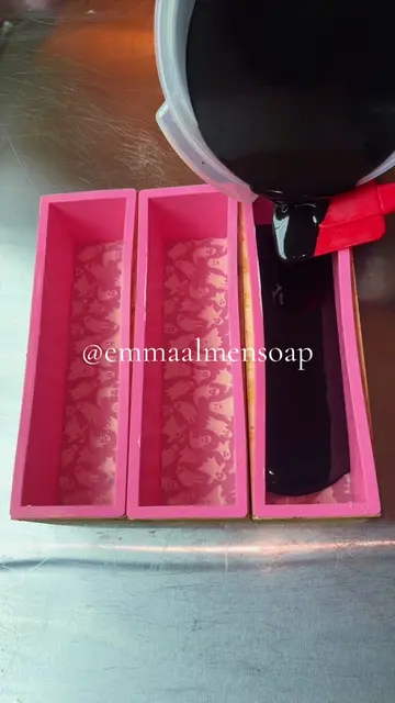Making a Soap with NEW Ghost Impression Mats 👻 and a New Technique!  #soapmakin