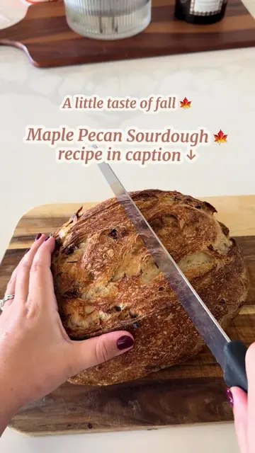 Maple Pecan Sourdough 🍁🍞 Lightly sweet, nutty & basically fall in a loaf. If y
