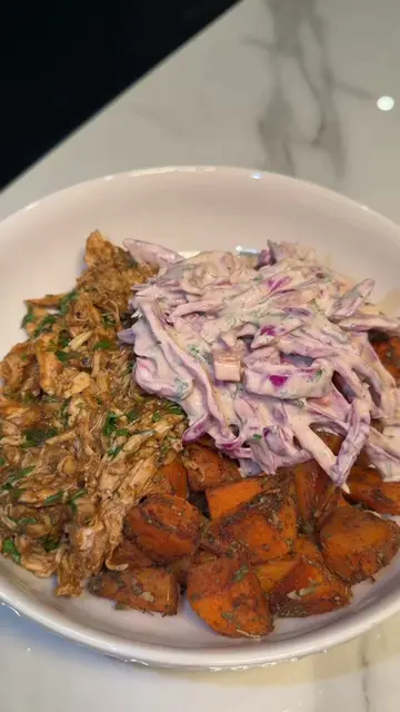 This sweet potato bowl was a 10/10!!!!!! I just love a good nutrient packed, hea