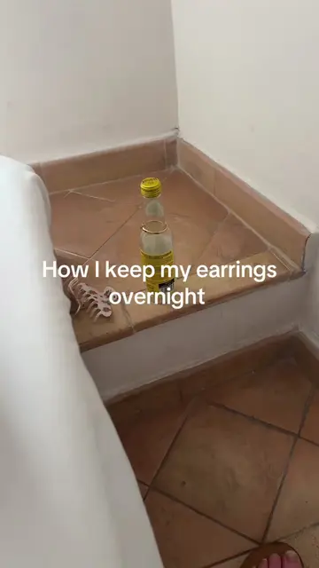 Fun little life hack #jewelryhack #girlhack #earringstack 