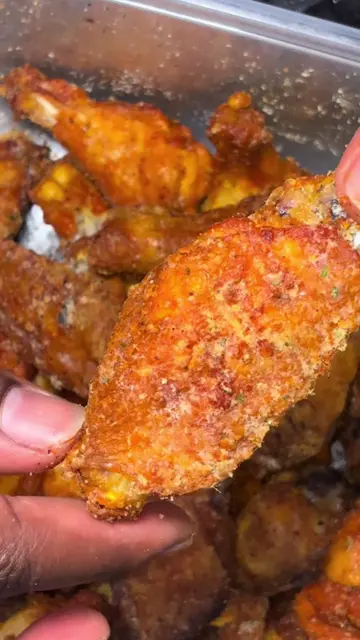 🍗🔥 Crispy Baked Ranch Chicken Wings 🍗🔥 🛒 Ingredients * 🍗 Chicken wings * �