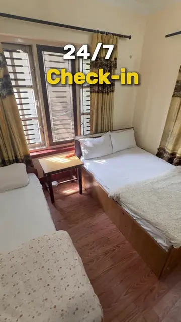 Looking for a cheap hotel near Kathmandu Airport? ✈️👀 This budget-friendly stay