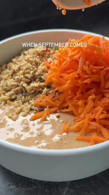 …it’s time for carrot cake & cozy vibes 🍂 🧡 Zutaten Teig: 3 Eier 250 g Karotte