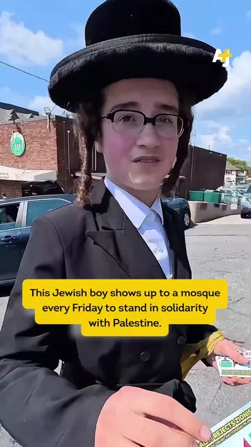 This 15-year-old Orthodox Jewish boy stands in front of a mosque every Friday to