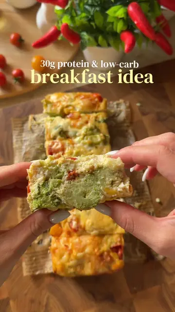 🥦 HIGH-PROTEIN BROCCOLI BAKE Easy, cheesy and packed with protein! This is one 