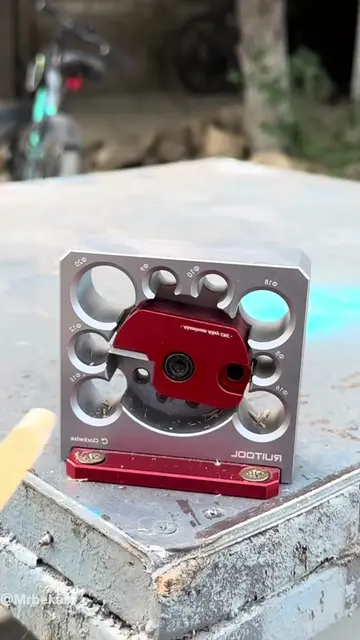 Woodworkers uses multi-hole dowel maker jig to turn square timber into perfect d