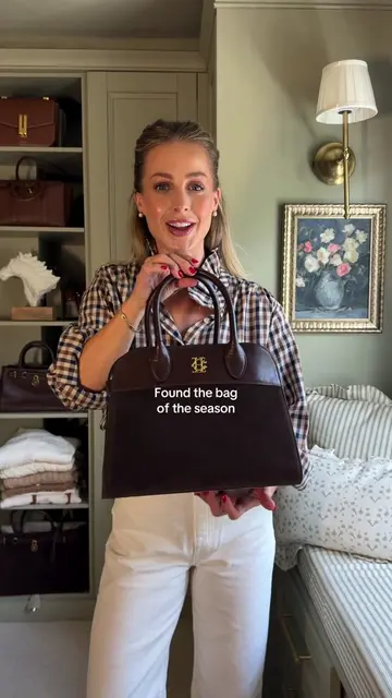 The colour is perfection 🌰 #unboxing #bagcollection  @Holland Cooper Clothing 