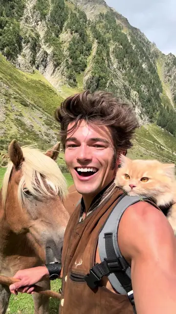 The horses really like Eddy.😂🐱 #funny #nature #animals #cat #cute 
