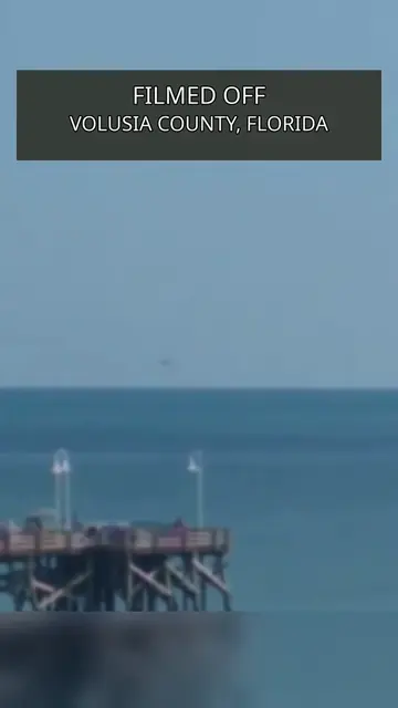 UFO Over the Florida Coast? 👀🛸 This footage was reportedly captured over the o