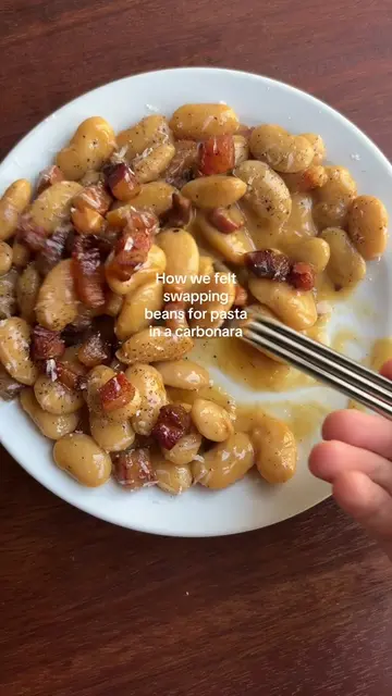 We’ll have a CAR-BEAN-ARA please. Recipe on our website 🙌 #beans #carbonara #pa