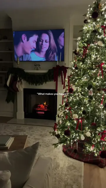 A glowy Christmas tree and one tree hill playing in the background will do the t