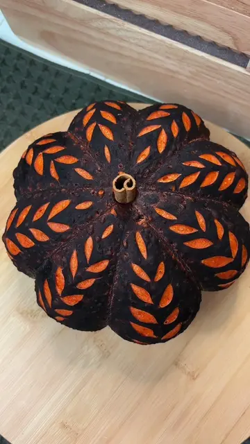 SOURDOUGH PUMPKIN! GUYS!!!! What?!!! I’m so proud of myself I pulled this off. I