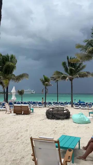 Rainy day at Great Stirrup Cay @Norwegian Cruise Line #ncl #norwegiancruise 