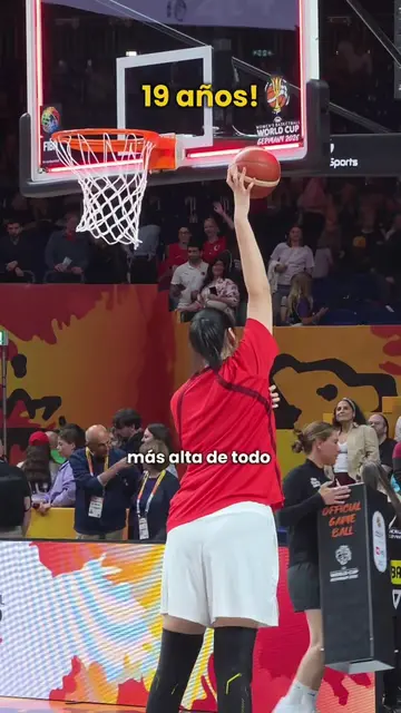 La jugadora más viral del Mundial mide 2,26m y hoy la he visto en directo 🤯 📺 