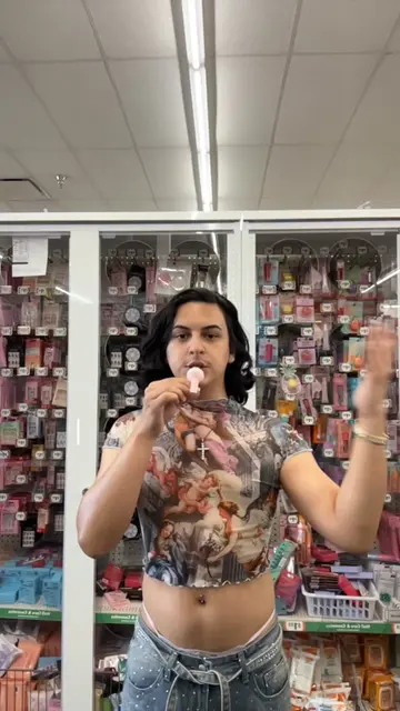 Doing a full set of nails using only dollar tree items AHHHHH this is sooooo sca