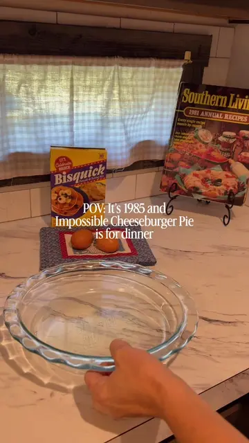 POV: It’s 1985 and Impossible Cheeseburger Pie is for dinner. 🥧📺 There’s somet
