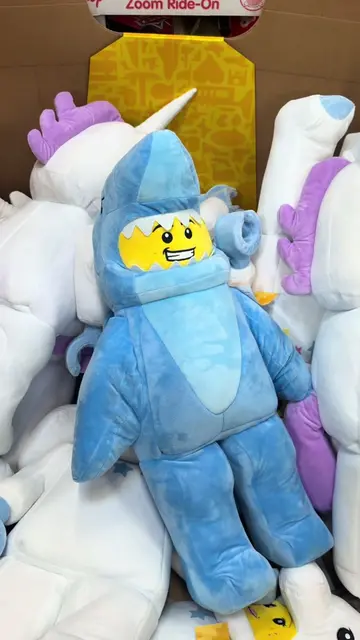 @LEGO lovers, this is for you! Check out these ADORABLE Lego pillow buddies. Mor