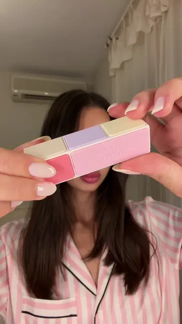 Publi. Amando los nuevos Artist Colorglow Lip Balm de @makeupforever  con colabo