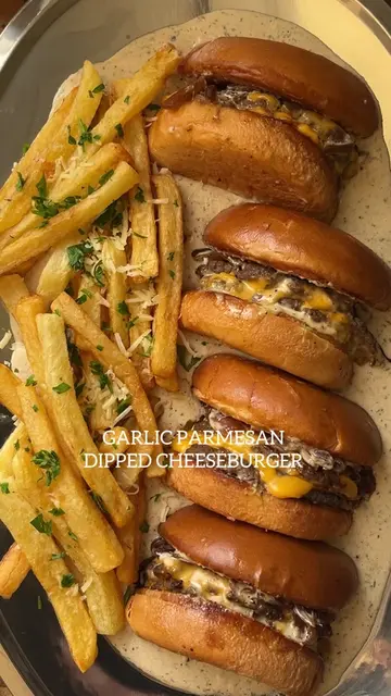 Garlic Parmesan dipped cheeseburger  #burger #cheeseburger #Foodie #Recipe #cook