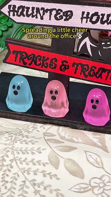 Spread some Halloween vibes around the office! #halloweenvibes #spookyvibes #hal