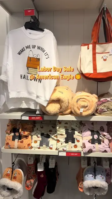 I love that they have so much Snoopy stuff! #americaneagle #labordaysale #fallfi