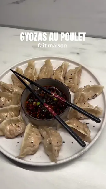🥟 GYOZAS AU POULET FAITS MAISON Les gyozas au poulet, c’est tellement simple à 