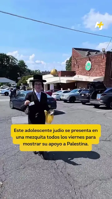 Este joven judío ortodoxo de 15 años se para frente a una mezquita todos los vie