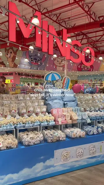 I want everything on this Miniso display 😭😭😭✨ If Chiikawa is ready for winter
