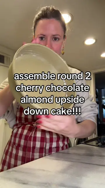 will she flip or will she flop? 🥀 #baking #upsidedowncake #fyp 