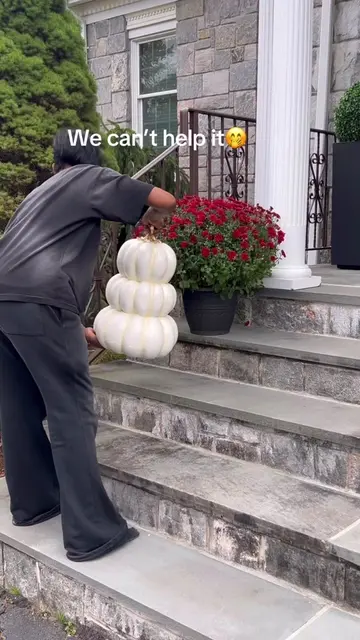 Fall makeover 🖤 #holidaydecor #falldecor #homedecorideas #pumpkinseason 