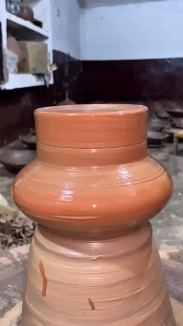 Satisfying Pottery Art & Craft FRESHLY SLICED RIGHT OFF THE WHEEL! Pure  handcra
