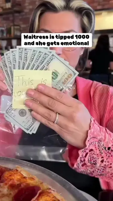 Waitress is tipped 1000 and she gets emotional 7433640456023444779