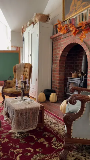 Ever wonder how I decorate the way I do? It’s called, hyperfixation. #housetour 