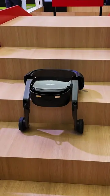 These robot vacuums get wilder by the minute 🤖🧼 After making its debut at CES 