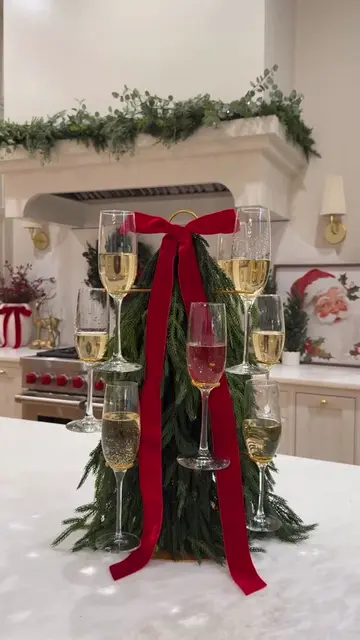 DIY Christmas Tree Display #christmas #DIY #festive #gathering 