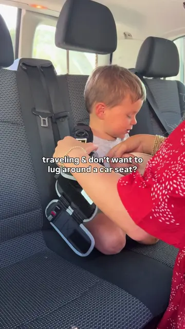 Super compact and easy to use travel car seat!  **✈️ Travel-Friendly:** • Great 