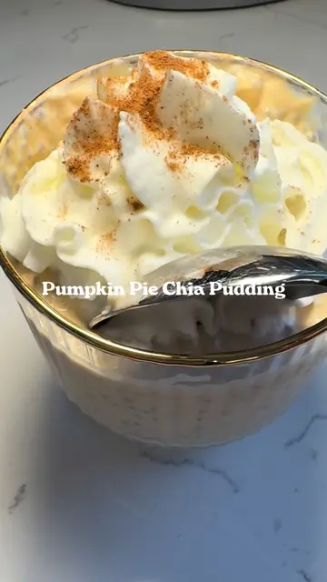 It’s officially pumpkin spice season 🍂🎃 This pumpkin pie chia pudding is high 