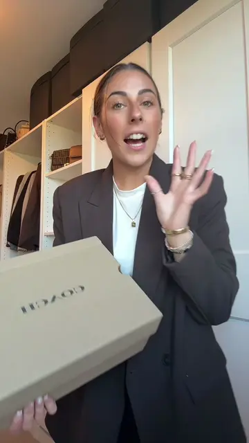 Love love loveeeee  #officeoutfit #loafers #unboxing #officeshoes 