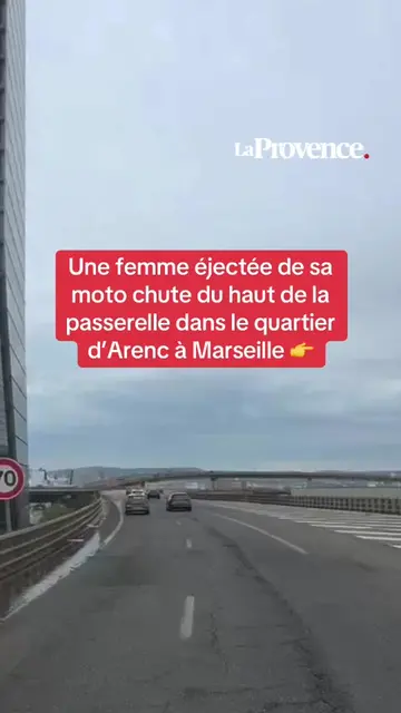 🚫La passerelle a dû être fermée à la circulation afin de permettre lévacuation 