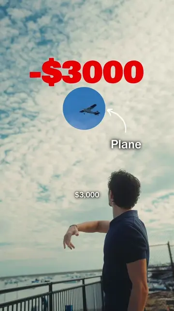 I wasted $3,000 for a plane to promote my business at @Webflow conf #webflowpart