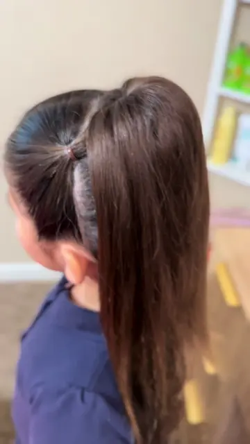 Simple half up half down hairstyle using a ponytail hack for extra VOLUME ❤️ Kid