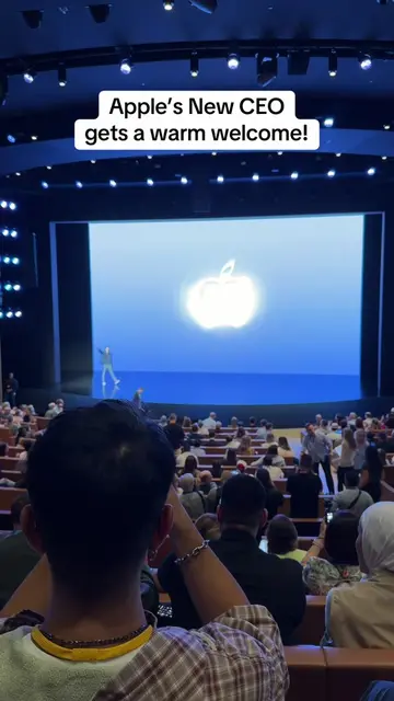 Apples new CEO is here with a warm welcome! @apple  #apple #appleevent #iphone18
